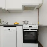 Heart Of Zielna By Renters Appartement