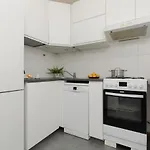 Heart Of Zielna By Renters Appartement *